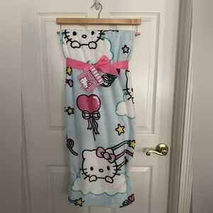New Sanrio Hello Kitty Blue Clouds Throw Blanket